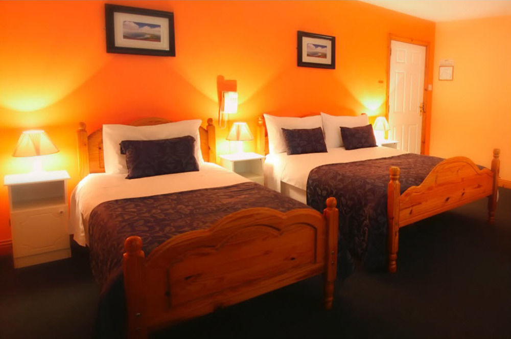 Mccarthy'S Lodge B&B Westport Exterior foto