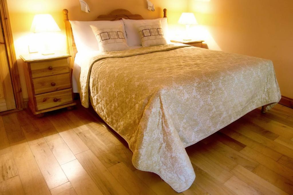 Mccarthy'S Lodge B&B Westport Habitación foto